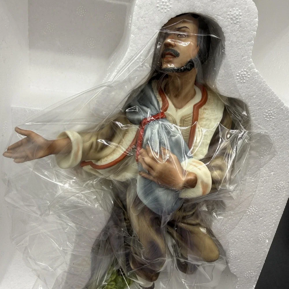 Edizioni Musei Vaticani Porcelain Shepherd Figurine Brown Medium Nativity Adults